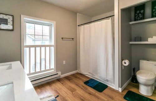 Luxurious 5 BR Home in the Heart of Sylvan Beach - Foto 25