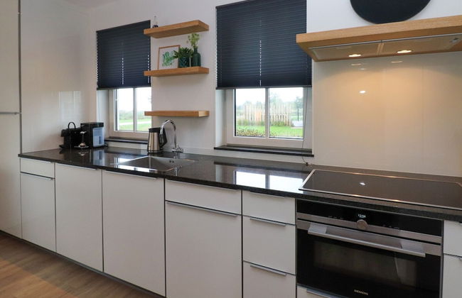 Luxury Villa With Sauna and Jacuzzi at the Lake - Foto 53