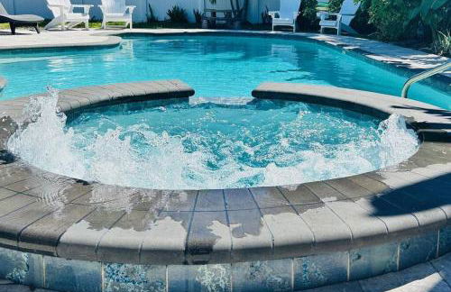 Beautiful home with large pool! Close to the beach! - Foto 2