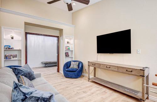 Luxury 6 BR Home Large Pool & Spa with Grassy Yard - Photo 75