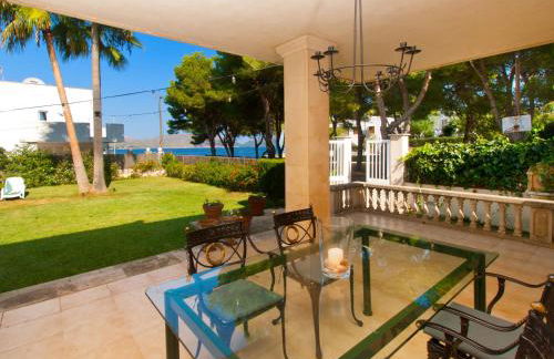 Villa Tita de Manresa, con jardines y vista mar - Foto 3