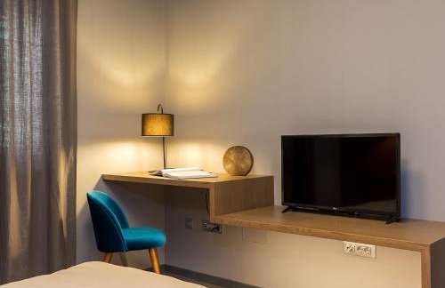 Magnolia - Modern Apartment near City Center and Sea - Photo 37