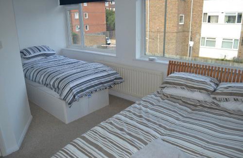 Nice 3 Bedroom House Wimbledon - Foto 14