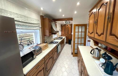 Cozy 3 Bedroom Home - Photo 8