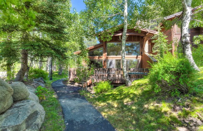 Ridge Court Barrel Relax in Private Hot Tub - Photo 1