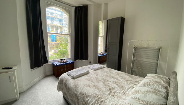 Bustling Western Apartment - Foto 2, Imagen principal