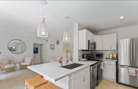 Beachside Modern Wellness Villa with Spacious Patio - Photo 2