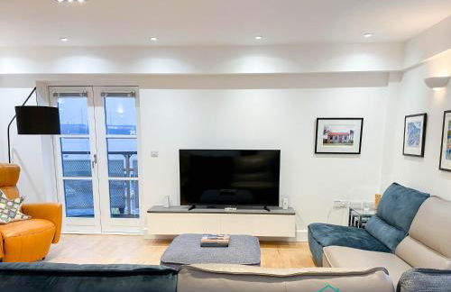 Orion House - Luxury Apartment overlooking Milford Marina, Pembrokeshire - Foto 9