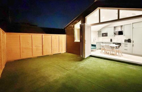 Fantastic 2 Bed Penthouse With Free Parking in Acton - Foto 13