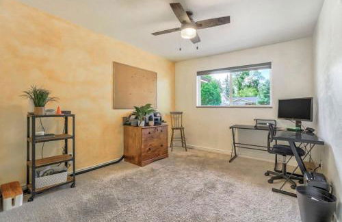 Family Oasis Offices Home Gym Fenced Yard - Foto 21