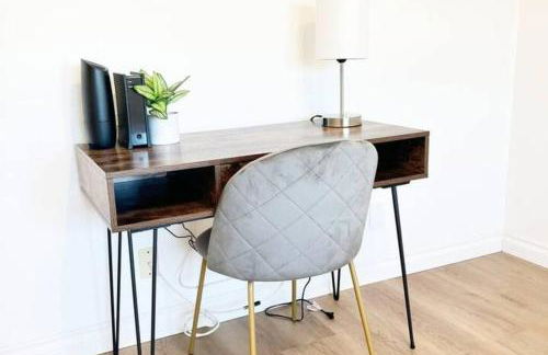 Modern 4 King Beds, Beautiful Large Backyard, Golf, WFH, Long Stays, WI-FI, FWY, 25 mins to Beach - Photo 29