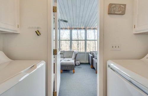 Lakefront Gem with Games in Westminster! - Foto 20