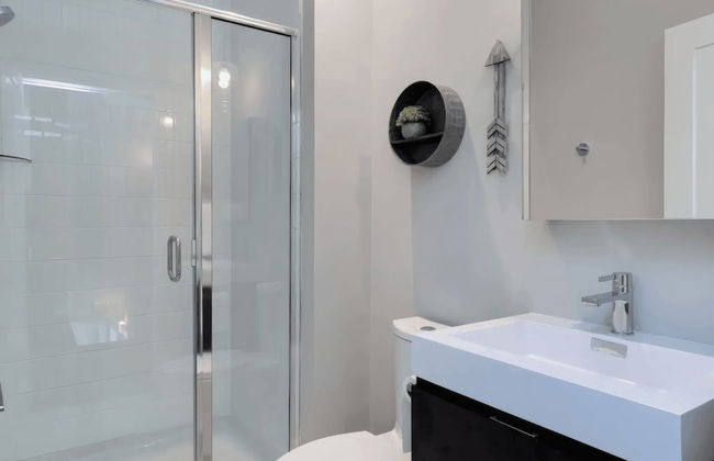 Luxe 4bdr w/ Balcony & Parking, 10 Mins to Broadway 9th Avenue by Avantstay - Foto 19