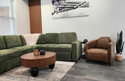 The Row House- Modern, Stylish and Newly Updated! - Foto 27