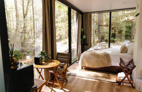 Modern Mirror Home w/ Hot-tub - “Glass House” #1 - Foto 1