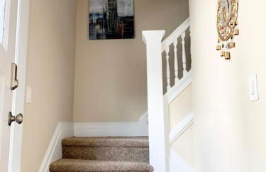 Newly renovated 4 bedroom apartment near downtown. - Foto 32