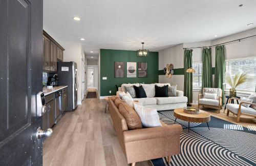 *NEW* Charm on Church ~ Cozy, Modern, Downtown Apt - Foto 42