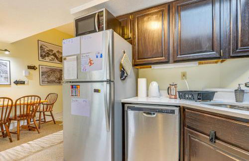 Walk to Mount Snow Resort Unit with Pool and Hot Tubs - Foto 9