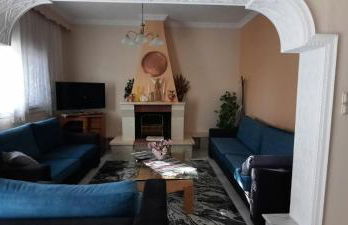 River House - Photo 2