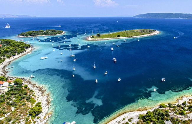 Tour delle 3 isole: Laguna Blu, Baia di Duga e centro storico dell'isola di Trogir - Foto 1