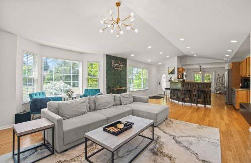 Delight: Bold & Bougie! Sleeps 12! Downtown Boyne - Foto 1