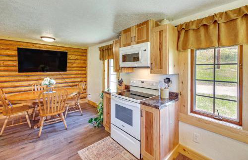 Remote Custer Cabin with Fire Pit and Near State Park! - Foto 9