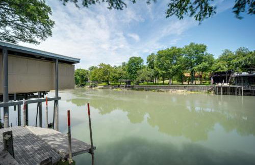 McQueeney Home with Grill about 10 Mi to New Braunfels - Foto 40