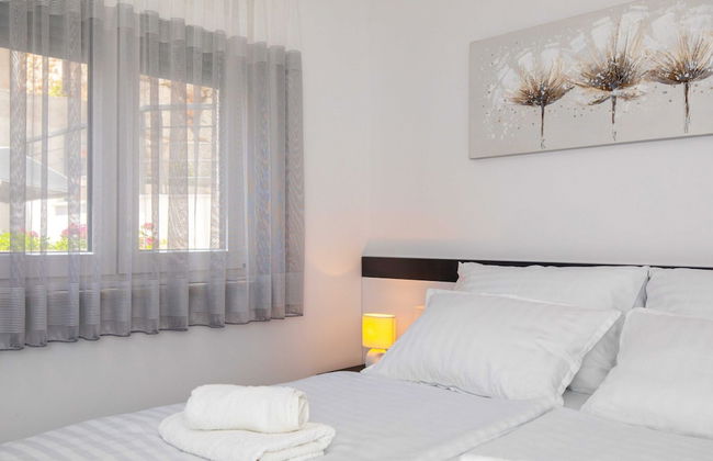 Modern Apartment With Terrace and Private Parking Krk - Foto 1