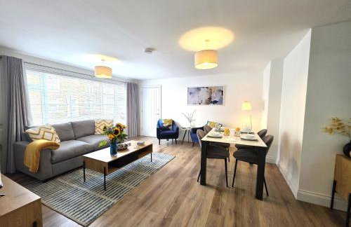 Modern One Bed Flat at Dawe Luxury Suites - An Entire Apartment near Ely Cathedral & Train Station - The Perfect Gateway to Explore Ely, Cambridge, Norfolk & London - Sleeps up to 4 - Photo 5