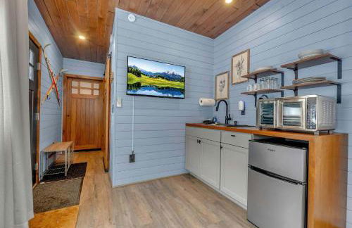 Modern Tiny Home Wraparound Deck - Foto 16