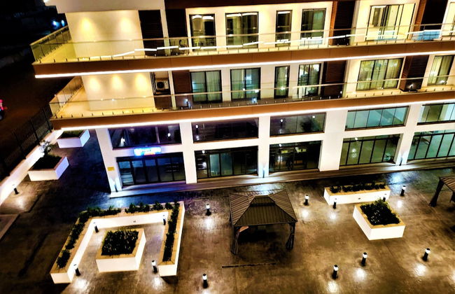 Chafford Suite-Douglas Luxury Apartments - Photo 23