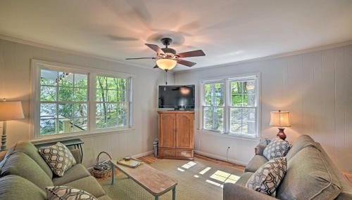 Harrison Lakefront Cottage with Private Dock! - Foto 4