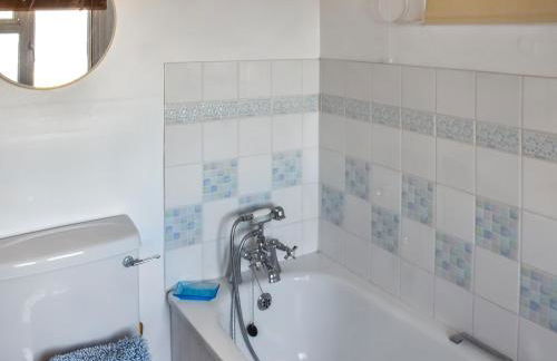 Bacton Beach House - Photo 12