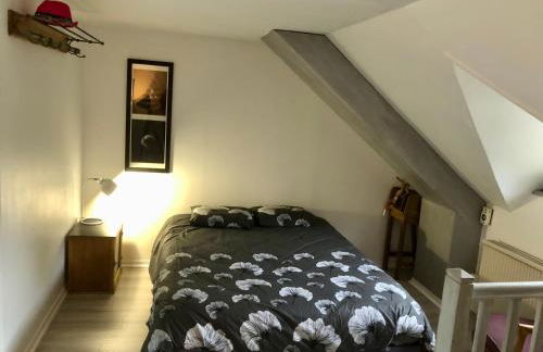 Appartement Cosy 600m Gare - étage 3 - balcon et calme - TV - wifi - Foto 7