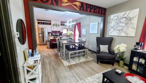 King Bed In Main Floor - Downtown Vacation Rental - Foto 4