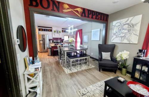 King Bed In Main Floor - Downtown Vacation Rental - Foto 4