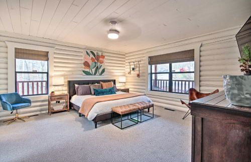 Enchanting Forested Cabin with Fire Pit and Grill - Foto 11