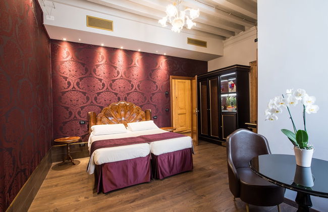 Locanda Leon Bianco on the Grand Canal - Photo 17