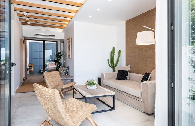 Blue Island Luxury Apartment - Photo 1