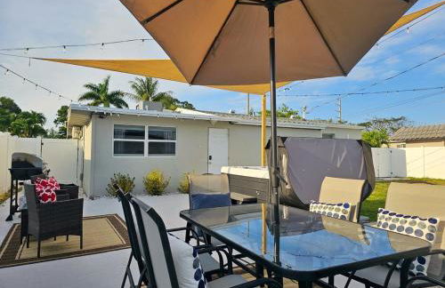 The Ruby - Hot Tub - King beds - Close to LMC - Foto 6