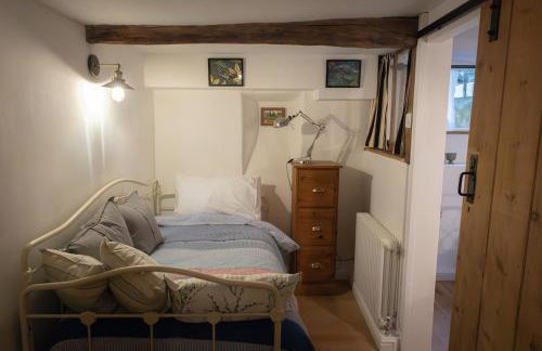 The Old Scullery - Photo 8