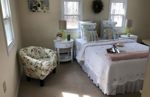 Morning Dove - Hidden Brookside Cottage in the Woods - Hot Tub - Fire Pit - Pet-Friendly - Seneca & Keuka Wine Trails - Foto 8