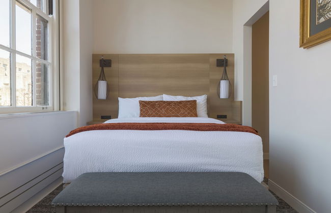 Unique Historic Experience Conveniently Located in the Heart of Cincinnati - Foto 8