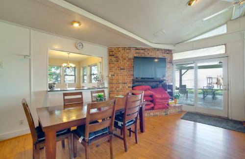 Family Retreat on Cedar Creek Lake! Dock and Views - Foto 12