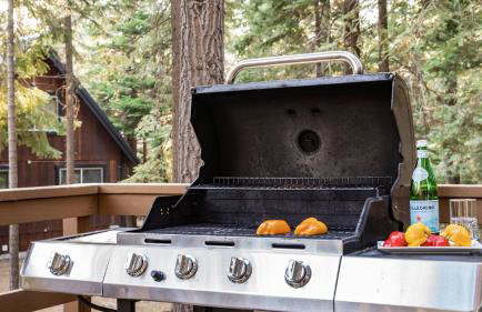 Hot Tub Sauna Game Room Modern 5BDR Family Cabin Homewood by AvantStay - Foto 29