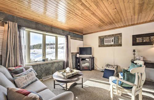 Family Home - Walk to Town and Balsam Lake! - Foto 11