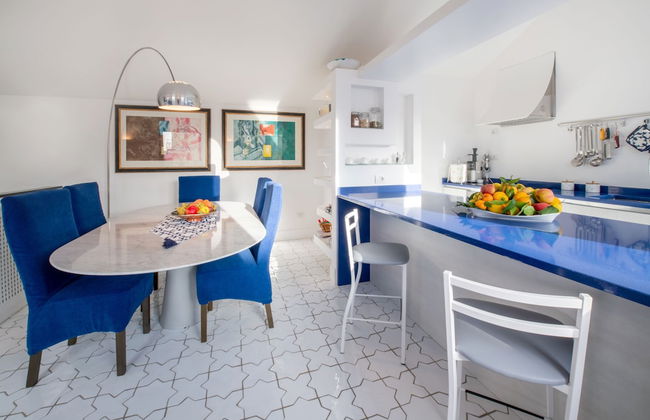 Luxury Villa with Penthouse, Pools and Sea View - Photo 44