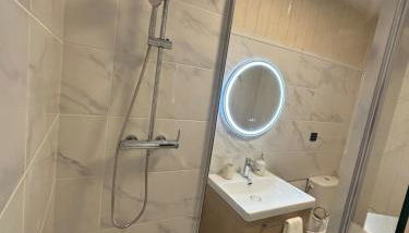 Downtown Limoges - Secure parking - Foto 2, Shower