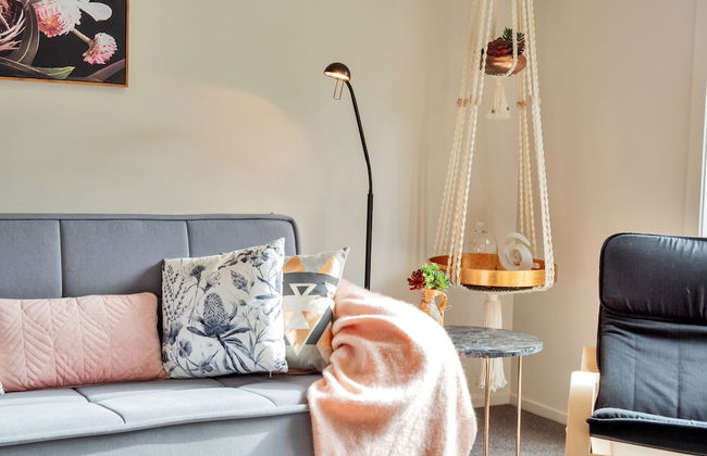 Beautifully Styled 2BR w 2 Carparks & Aircon - Foto 10