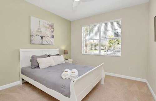 Near Disney - 5BR Home- Games Pool Hot Tub & BBQ - Foto 19